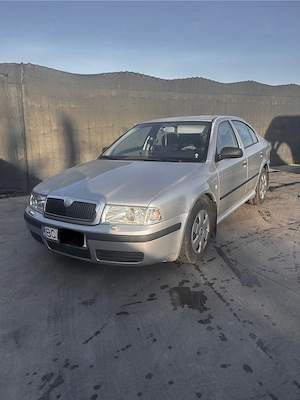 Vând Skoda Octavia 2002 1,6 benzina 