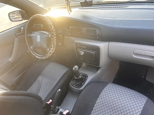 Vând Skoda Octavia 2002 1,6 benzina  - imagine 3
