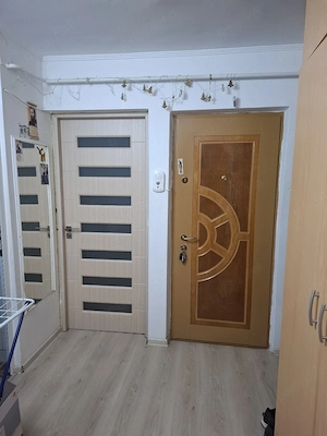 VÂND apartament 2 camere - imagine 4