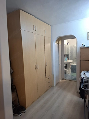 VÂND apartament 2 camere - imagine 3