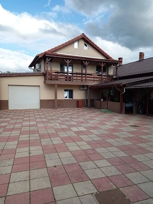 Casa de vanzare la curte comuna