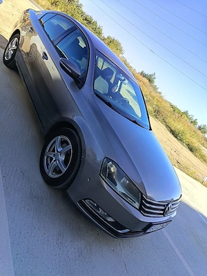 Volkswagen Passat B7 Sedan   2.0 TDI   170 CP   Manuală 6+1   Trapă   Park Assist - imagine 4