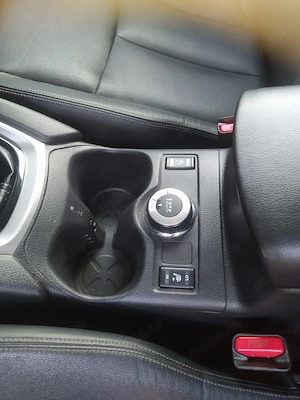 Vand Nissan Xtrail ,t32 Tekna ,motorizare2,0 diesel 177cp, cutie manuala 4x4i an2017 - imagine 4