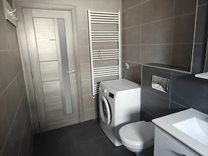 Închiriez apartament 3 camere + balcon la parter  în zona Kogălniceanu Sibiu (str. Partenie Cosma)  - imagine 10