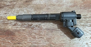injectoare Denso Volvo v40 d2 /120 cp Piese  ORIGINALE