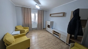 închiriez apartament cu două camere 