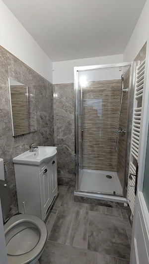 închiriez apartament cu două camere  - imagine 5