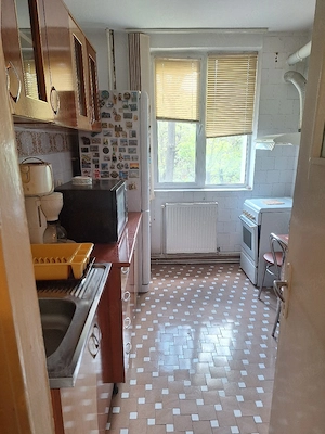 De vânzare apartament 3 camere - imagine 8
