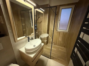 PENTHOUSE cu 2 camere de închiriat   Terasă 40 mp | Parcare subterană -ARADULUI - imagine 10