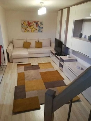 Apartament cu 3 camere pe 2 niveluri   Piața Bălcescu | 68 mp |