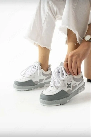 Adidasi Louis Vuitton