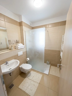 2 camere Coresi regim hotelier - imagine 5
