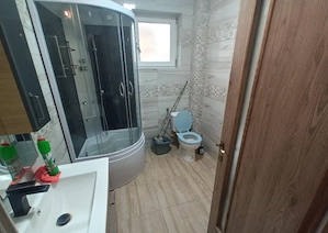 Apartament cu 3 camere de închiriat în Lipovei - imagine 3