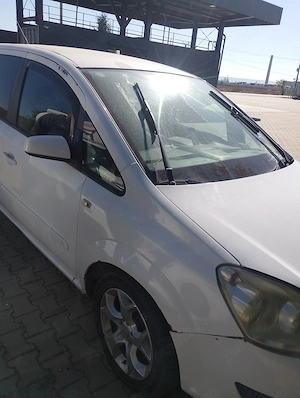 Vand Opel Zafira 1.7 an 2009 acte la zi cârlig 7 locuri alba,ofer fiscal  - imagine 2