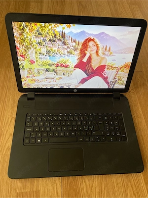 Laptop HP Slim Display mare 17,3 inch Led,8gb ram ,500gb memorie perfect functional baterie bună vin