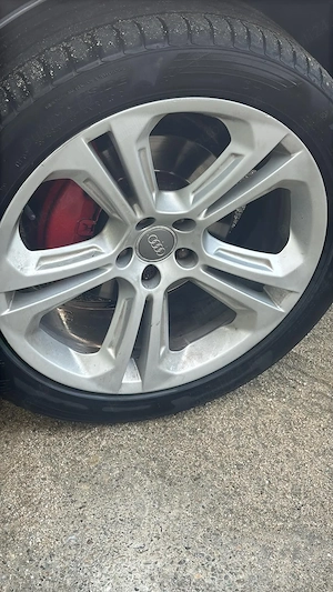 Jenti aliaji Audi Q5 