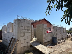 Casa de vanzare la rosu Tomsani,PH