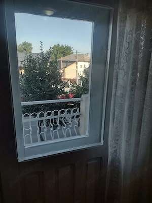 Inchiriez apartament (langa politie Longinescu) - imagine 4