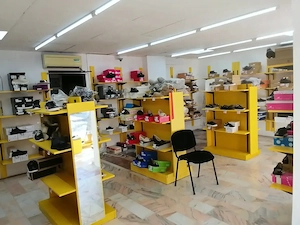 Vanzatoare minim 40 ani