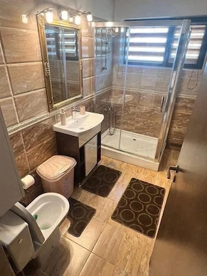 Inchiriez apartament modern in bloc NOU in CENTRU cu PARCARE GRATIS - imagine 5