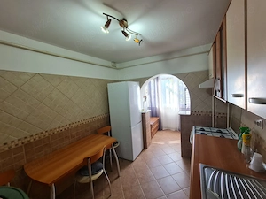 Închiriez apartament cu 1 cameră   Podul de Fier, lângă stația de tramvai