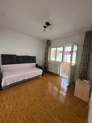 Închiriez apartament 2 camere decomandat  - imagine 2