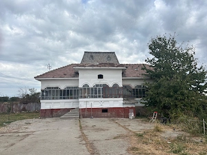 Casă + fermă 3221 mp | Zăvideni, Vâlcea | Recent renovat