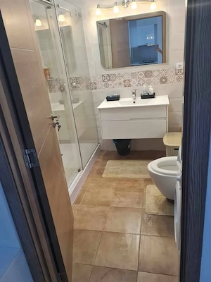 Vând apartament 2 camere Mamaia Nord complex Onix Blue  - imagine 3