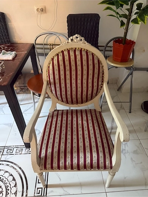 scaun vintage în stil clasic