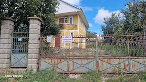 Vând casă în comuna Leorda 