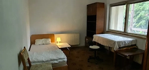 Etaj vila compus din 2 camere de inchiriat + baie + bucatarie pentru studenti, Iasi, zona UMF - 8 mi - imagine 4