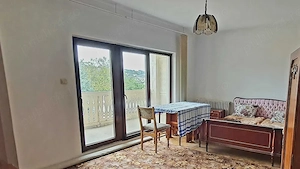 Etaj vila compus din 2 camere de inchiriat + baie + bucatarie pentru studenti, Iasi, zona UMF - 8 mi - imagine 6