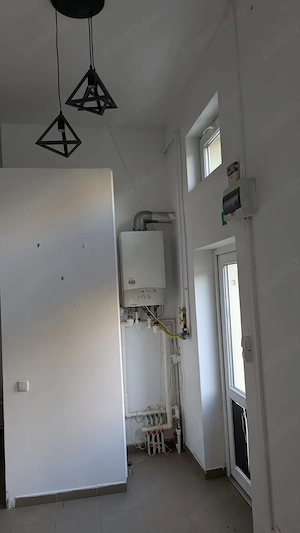 Comercial semi-central Eminescu - Vitrină Generoasă | Zona Muzeu Istorie   Biserica Catolică  - imagine 8