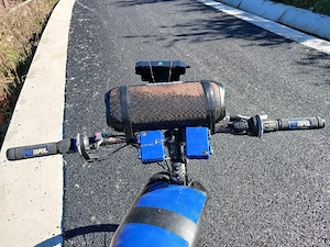 bicicletă cu multe accesorii