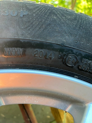 Vand Jenti originale Audi, cauciucuri de iarna (DOT2014)/ 225 55 R16 - imagine 3