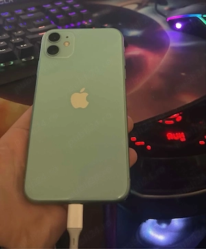 vand iphone 11 in stare foarte buna 