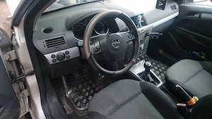Vand opel astra cu motor defect