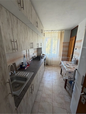 Apartament 3 camere de vanzare, 70mp - imagine 3