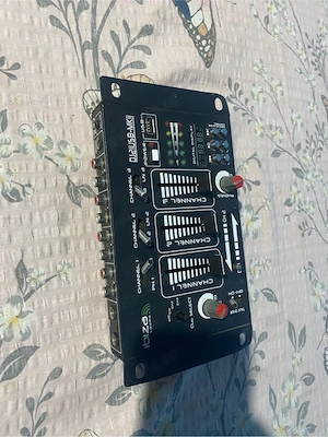vand boxe 400w bucata sunet si bass puternic mixeru merge foarte bn dupa cum si se vede