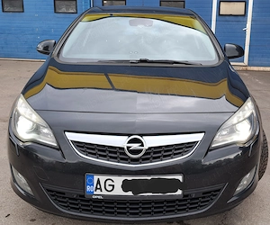 Opel Astra 2012