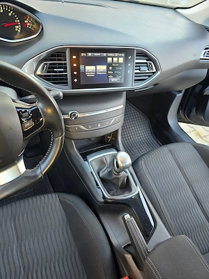 Peugeot 308 SW 1.6 BlueHDi 120 CP | 2015 | 255.416 km | Carte service | 2 seturi anvelope