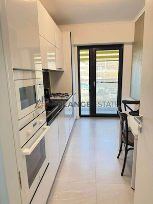  Vand apartament modern spațios cu 2 camere decomandat Constanta Mamaia - imagine 2