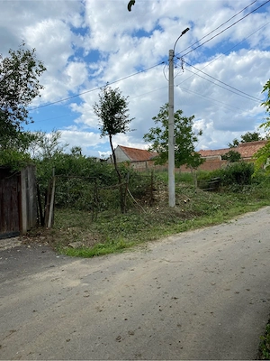 Vand teren intravilan situat in Rahau 