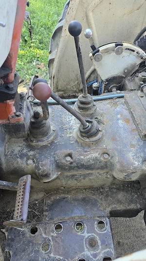 vand tractor dewid brovn 990 sau schimb  - imagine 5