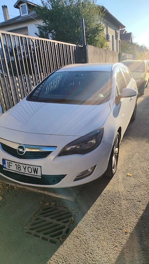 Opel Astra J Sports Tourer 1,7 CDTI an 2014 ITP Asigurare Fiscal acte Uber Bolt de 3 luni AC etc - imagine 2