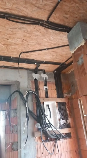 Electrician ofer servicii