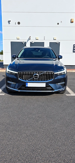 Volvo XC60 B5 MHEV AWD Ultra Bright   250 CP   2023 - imagine 2