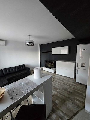 Apartament 2 camere de închiriat cu loc de parcare inclus si proaspăt renovat - imagine 3