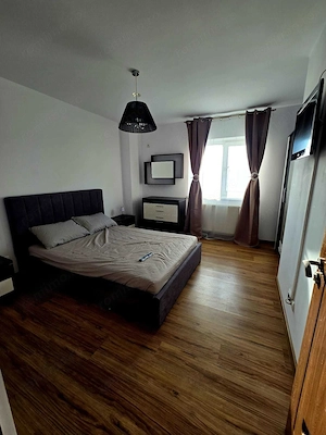 Apartament 2 camere de închiriat cu loc de parcare inclus si proaspăt renovat