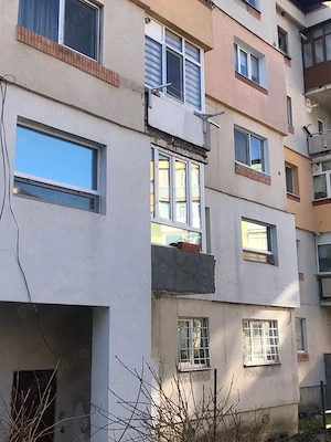 vand apartament 3 camere etaj 1 in campulung muscel - imagine 3